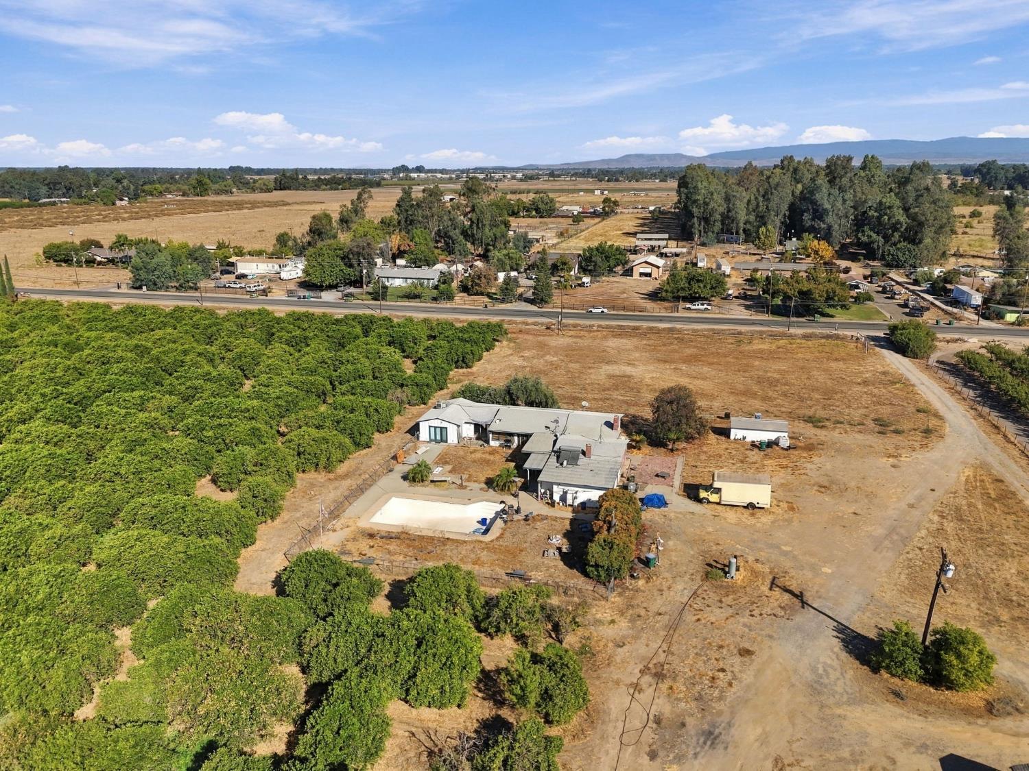 9333 E Belmont Ave, Sanger, CA 93657