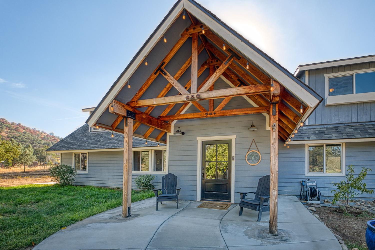 26826 Twin Ponds Rd, Clovis, CA 93619