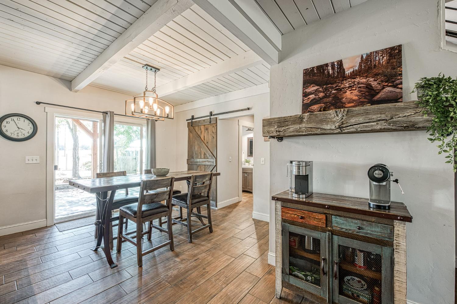 26826 Twin Ponds Rd, Clovis, CA 93619