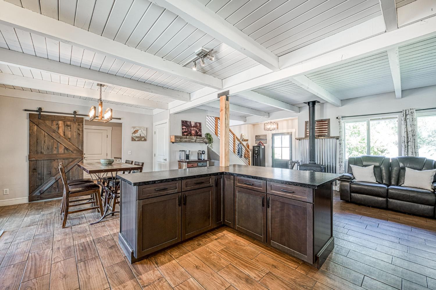 26826 Twin Ponds Rd, Clovis, CA 93619