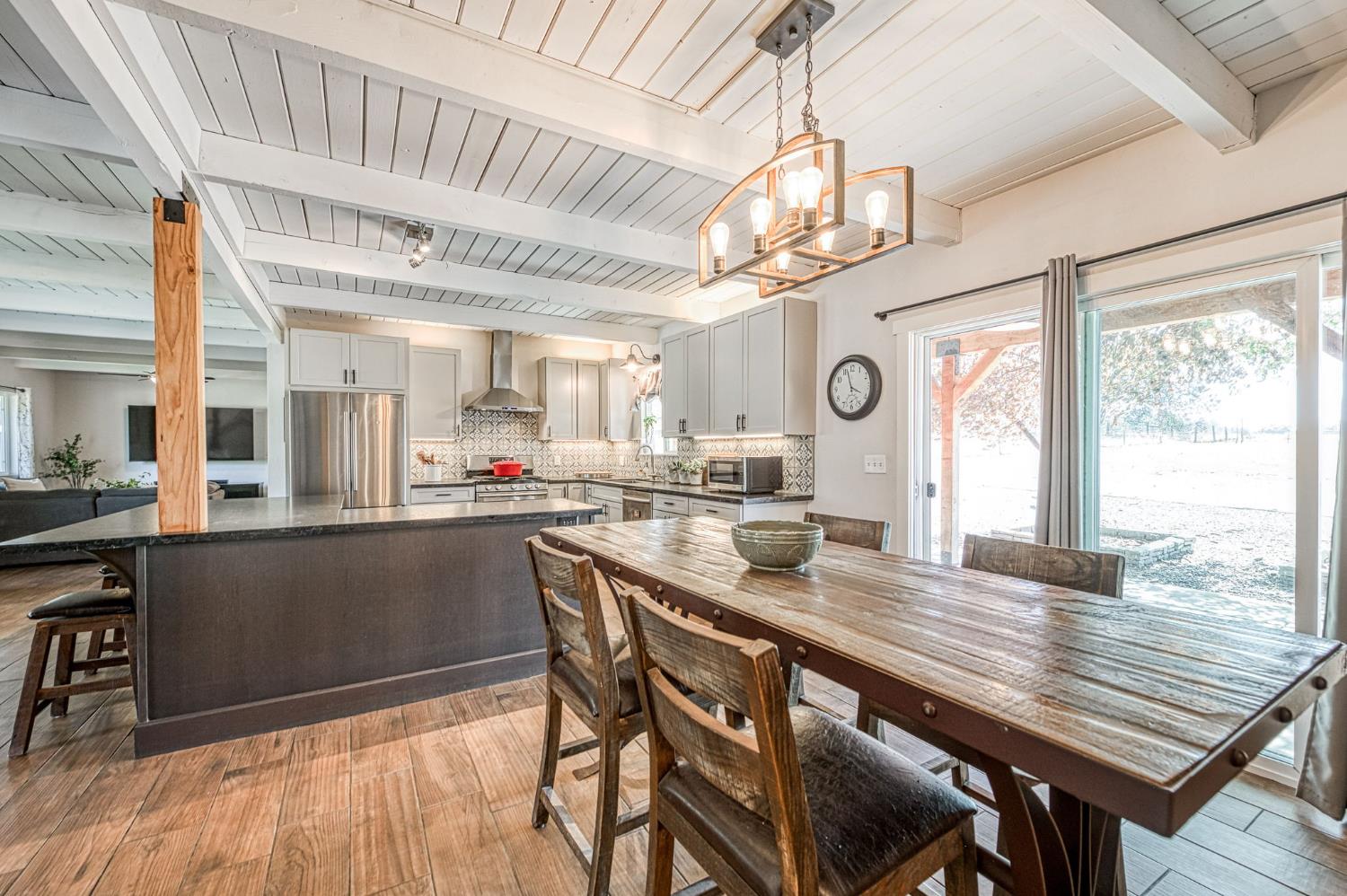 26826 Twin Ponds Rd, Clovis, CA 93619