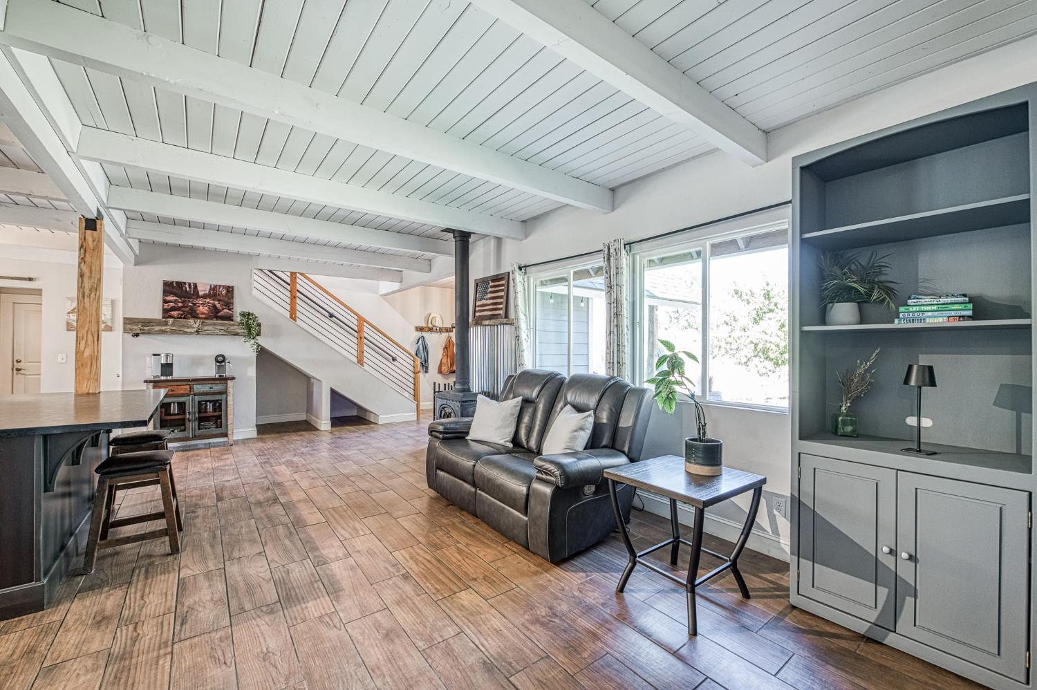 26826 Twin Ponds Rd, Clovis, CA 93619