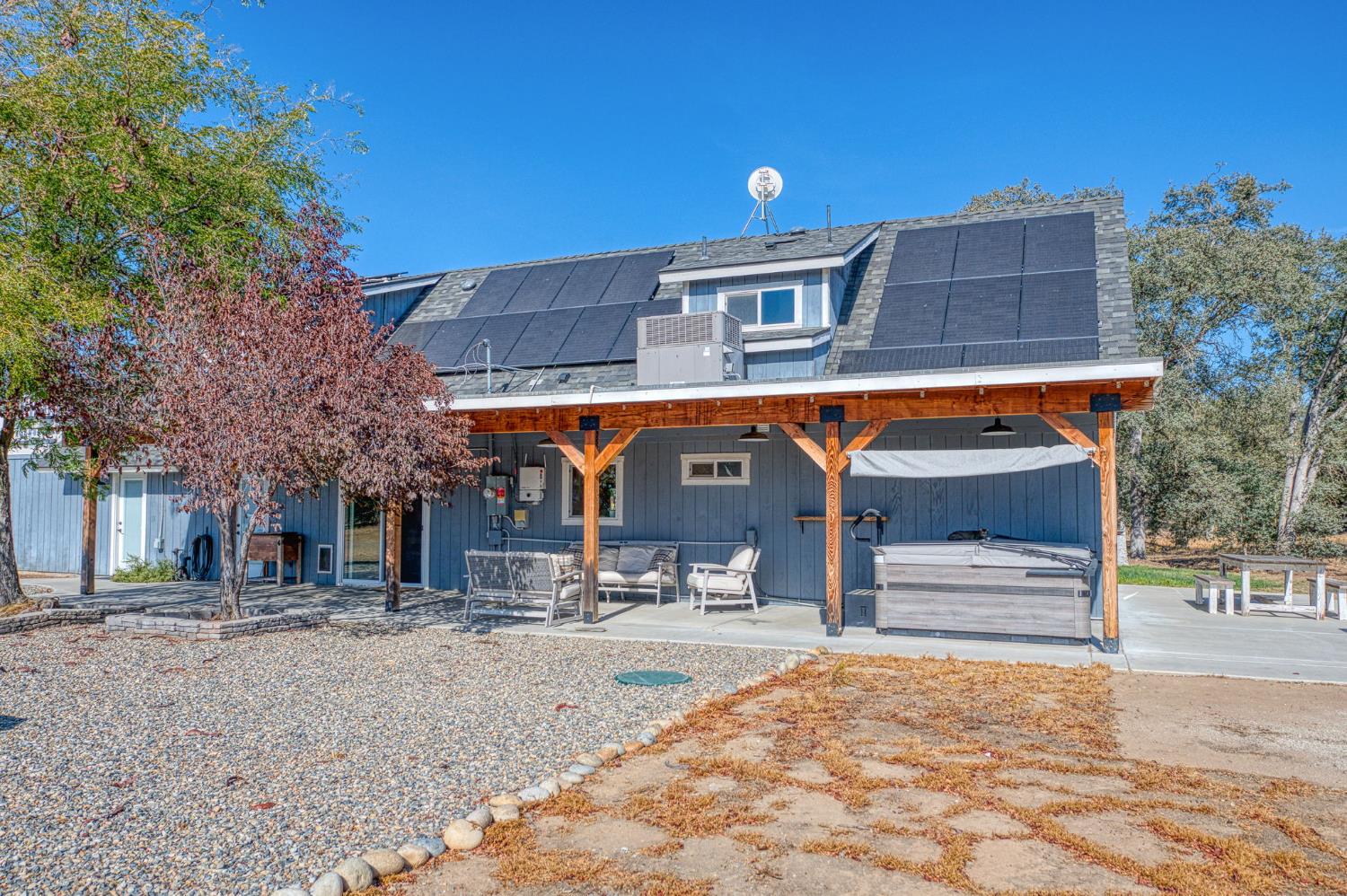 26826 Twin Ponds Rd, Clovis, CA 93619
