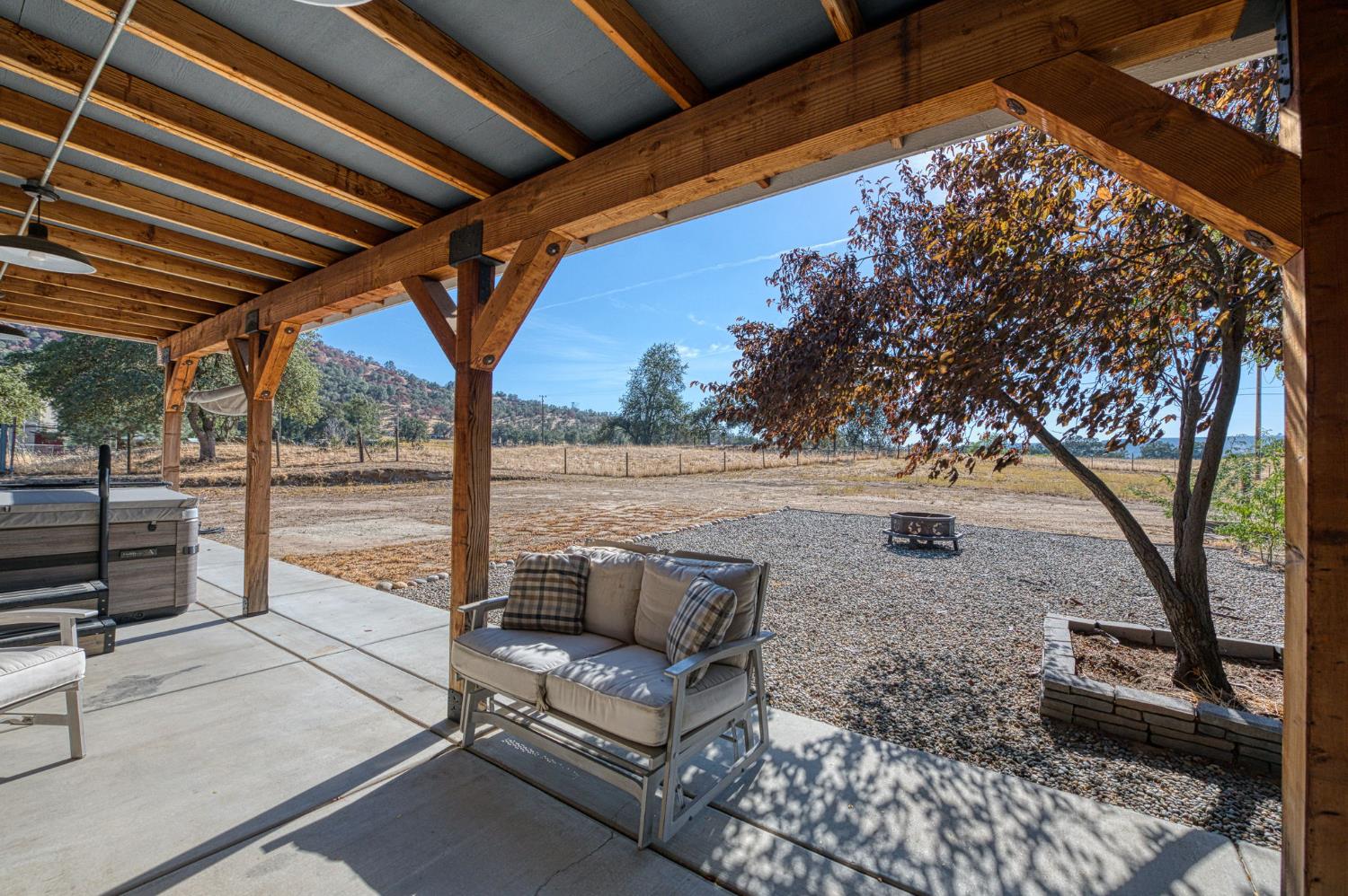 26826 Twin Ponds Rd, Clovis, CA 93619