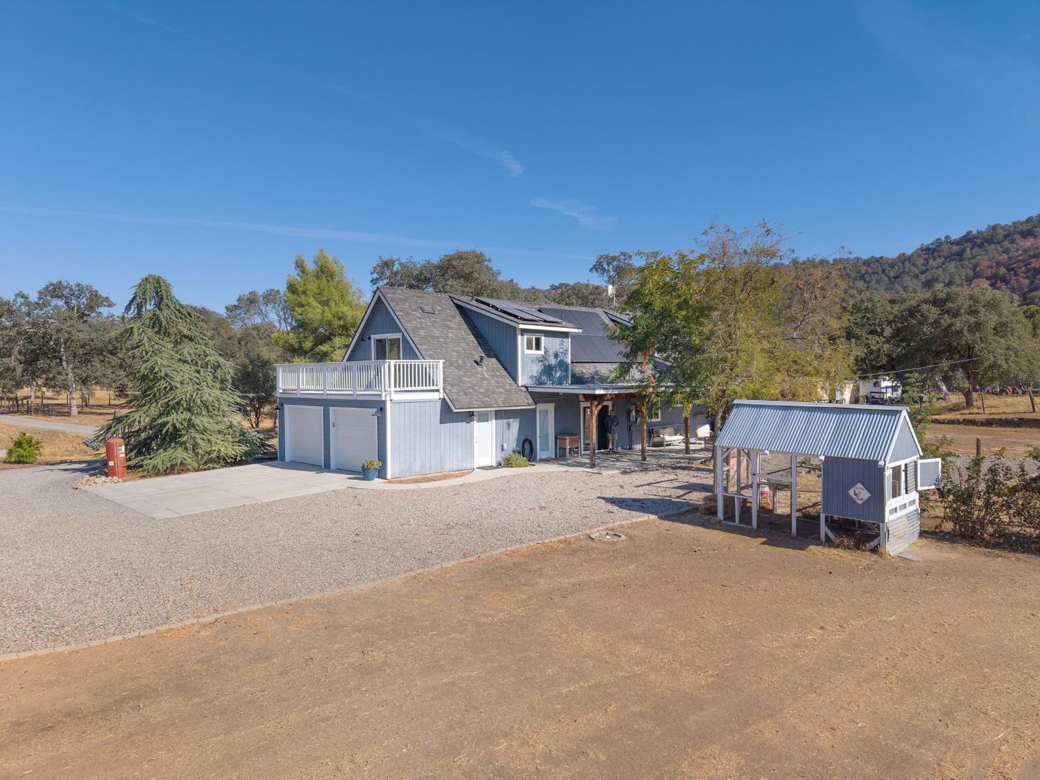 26826 Twin Ponds Rd, Clovis, CA 93619