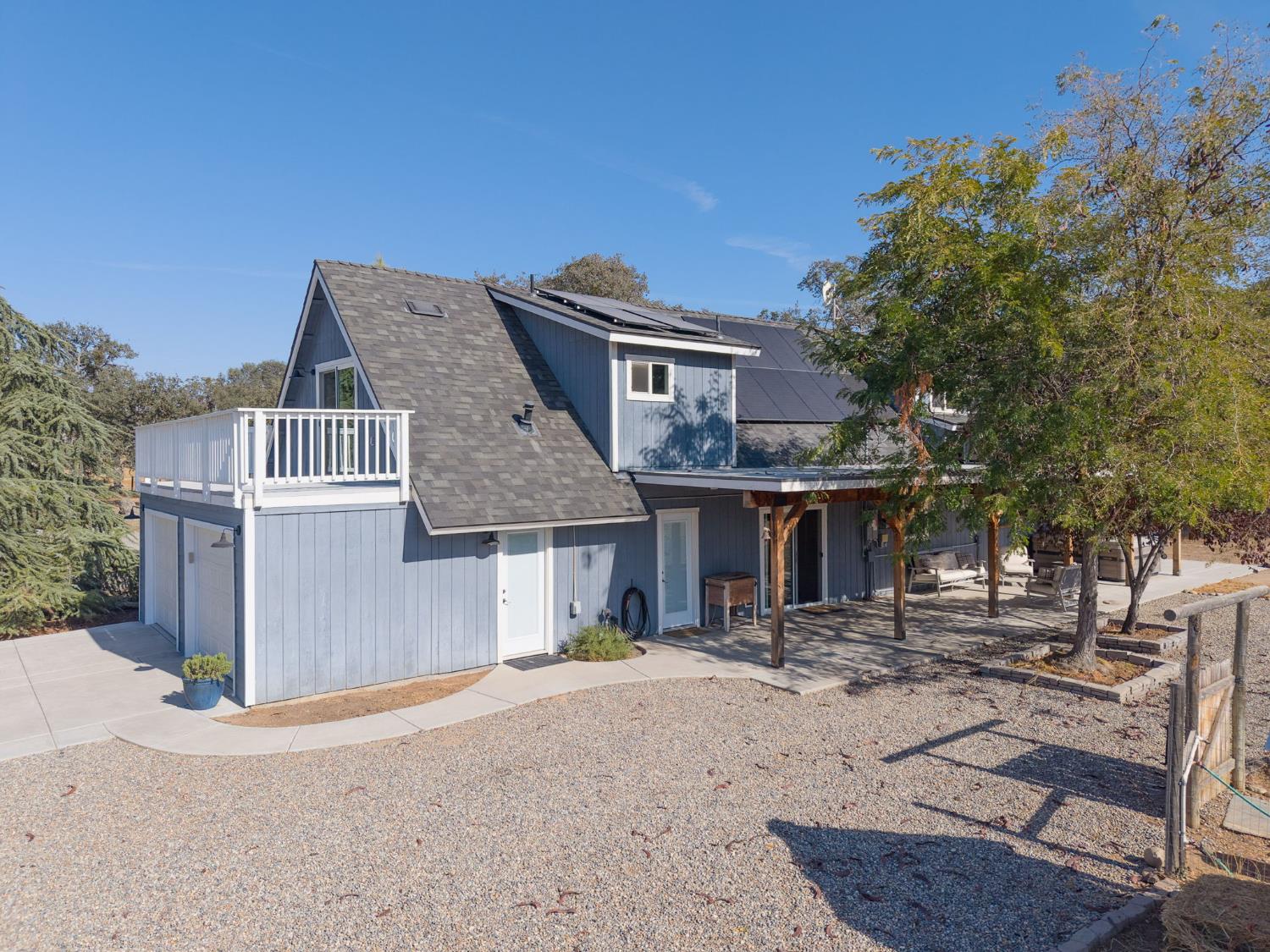 26826 Twin Ponds Rd, Clovis, CA 93619