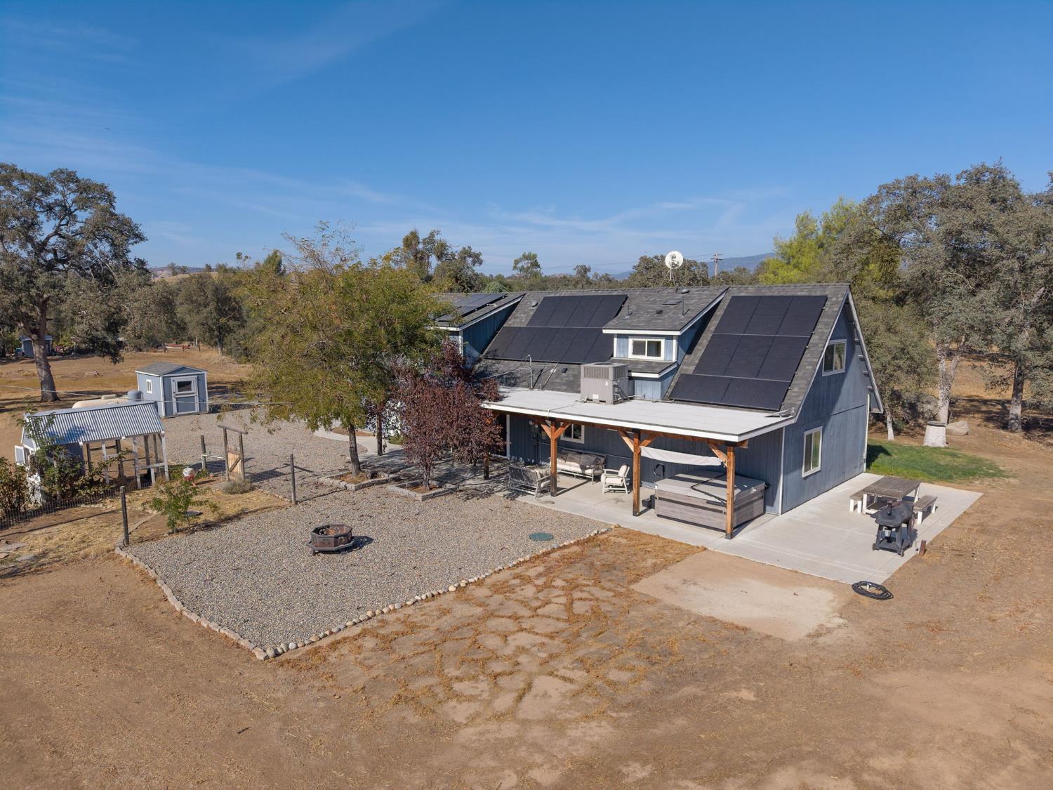 26826 Twin Ponds Rd, Clovis, CA 93619