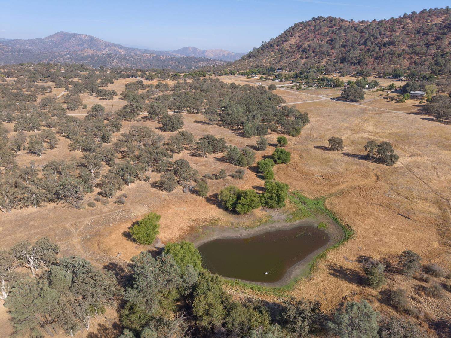 26826 Twin Ponds Rd, Clovis, CA 93619