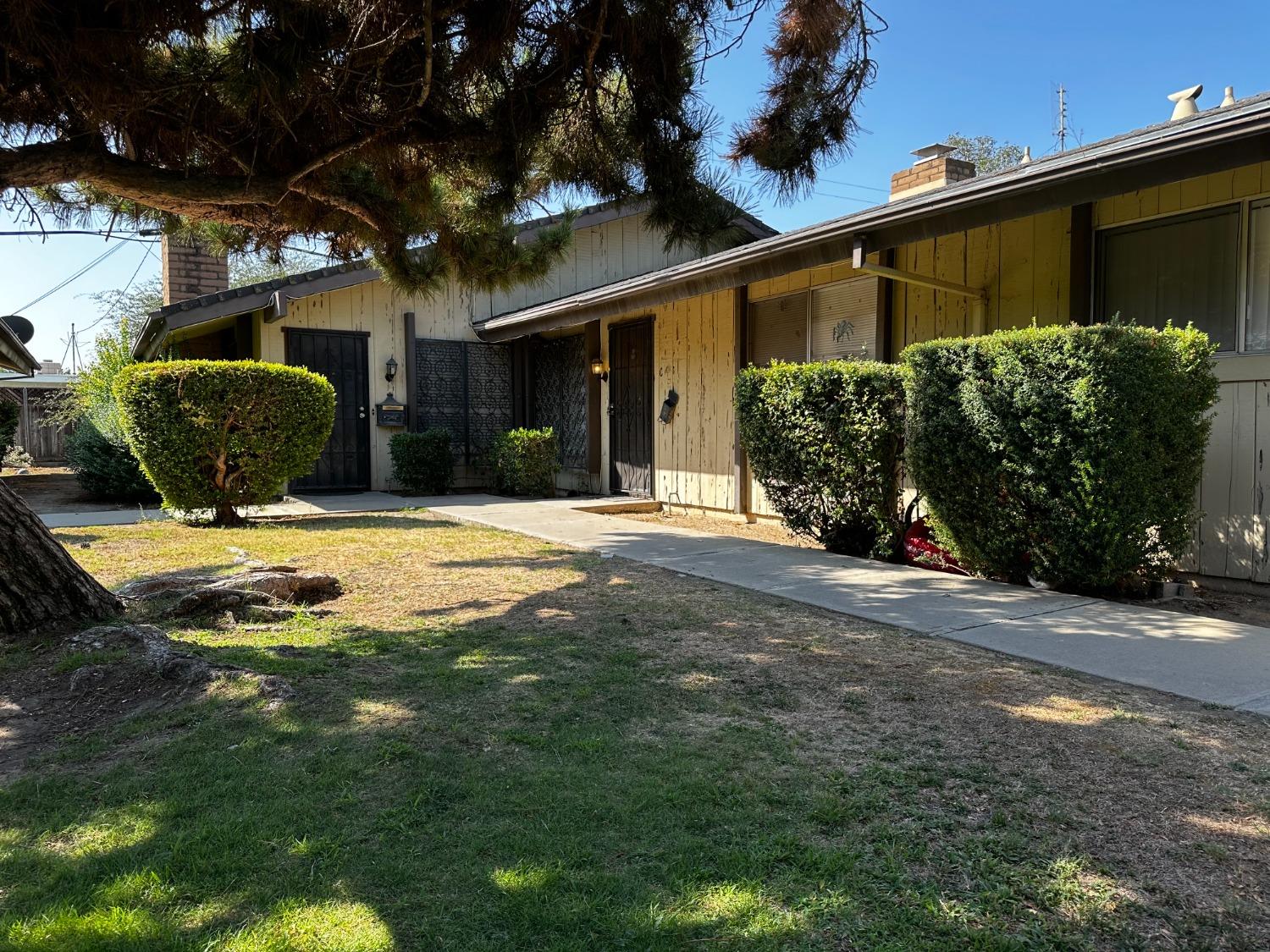 1493 W Fairmont Ave, Fresno, CA 93705