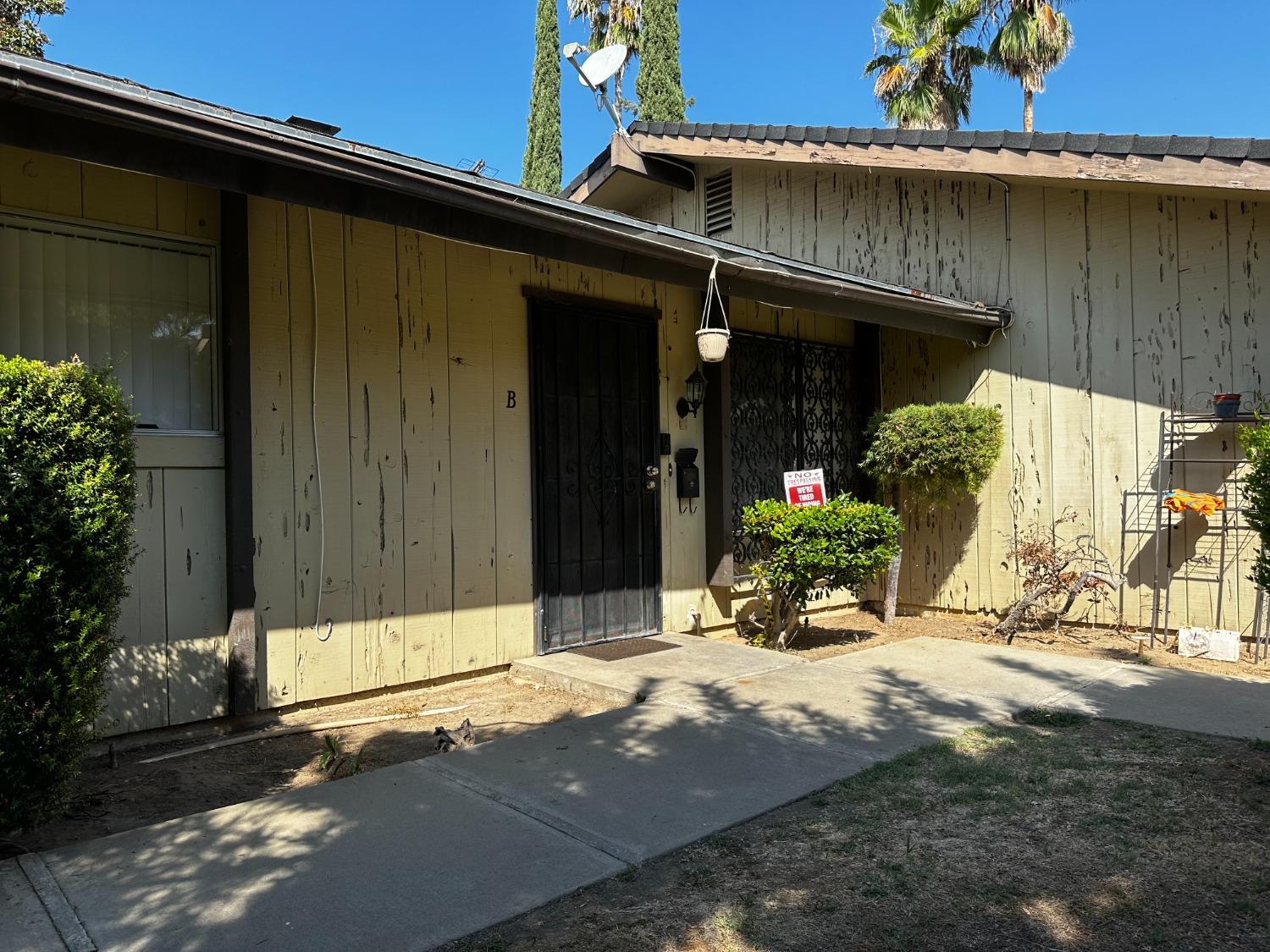 1493 W Fairmont Ave, Fresno, CA 93705