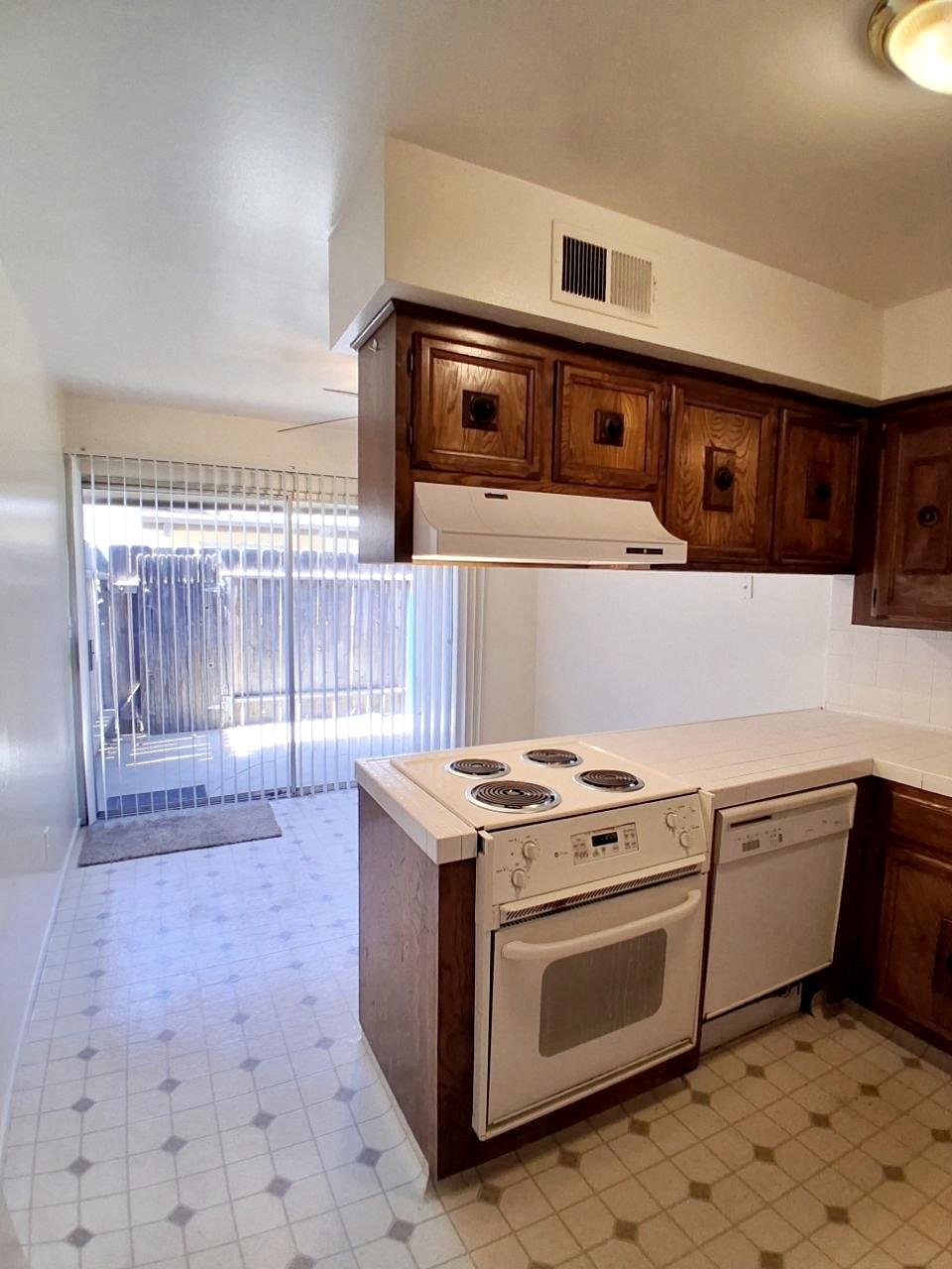 1493 W Fairmont Ave, Fresno, CA 93705