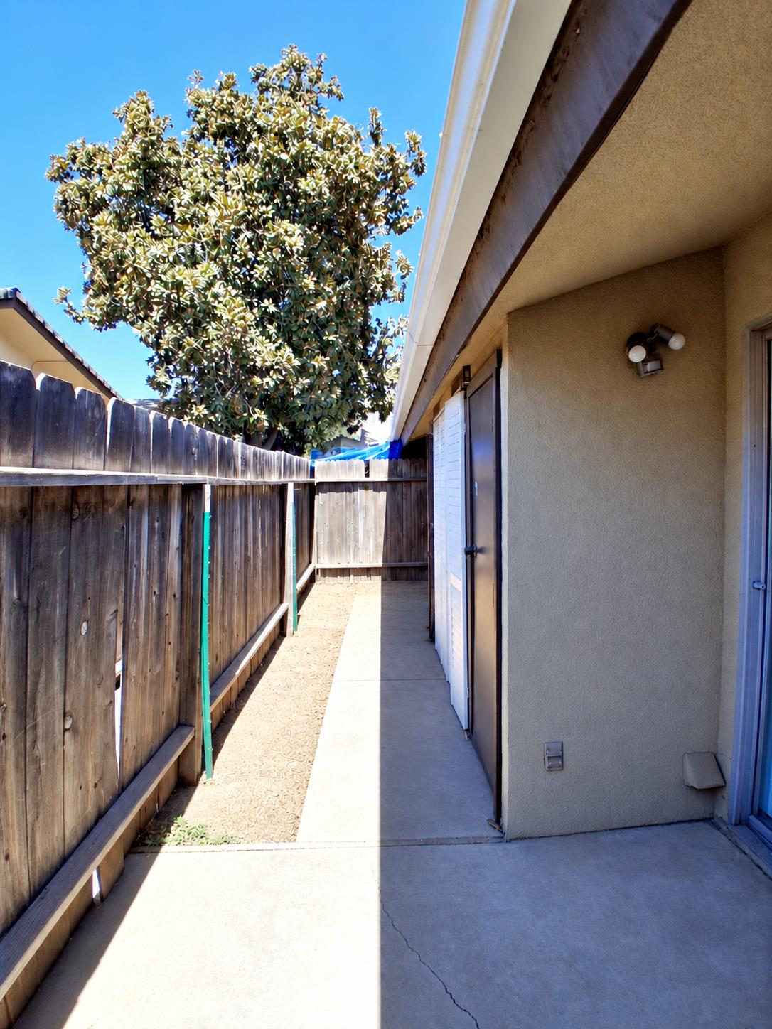 1493 W Fairmont Ave, Fresno, CA 93705