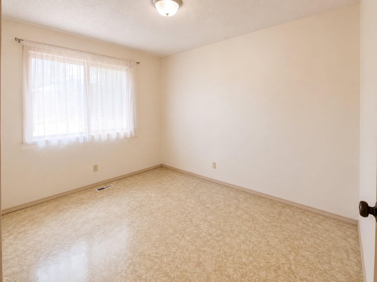 146 W Hanford Armona Rd, Lemoore, CA 93245