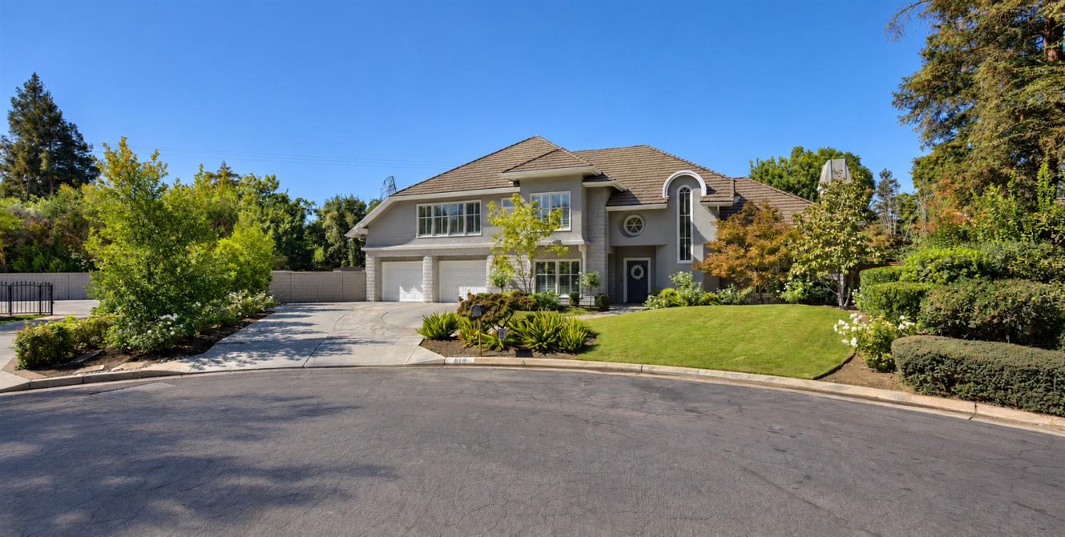 813 E Ashcroft Ave, Fresno, CA 93704