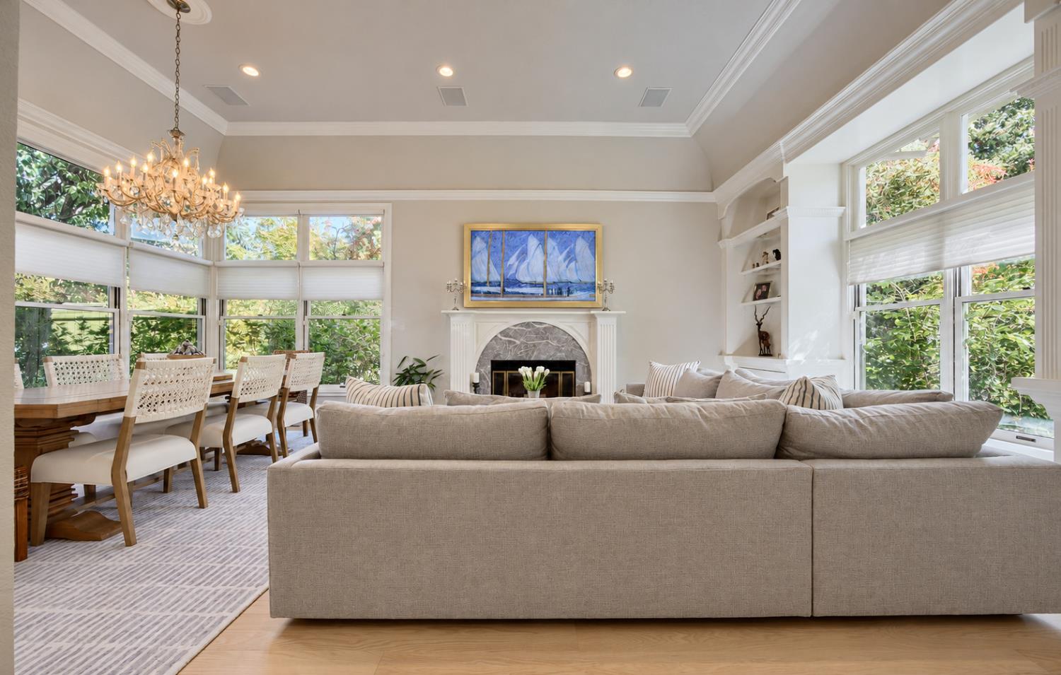 813 E Ashcroft Ave, Fresno, CA 93704