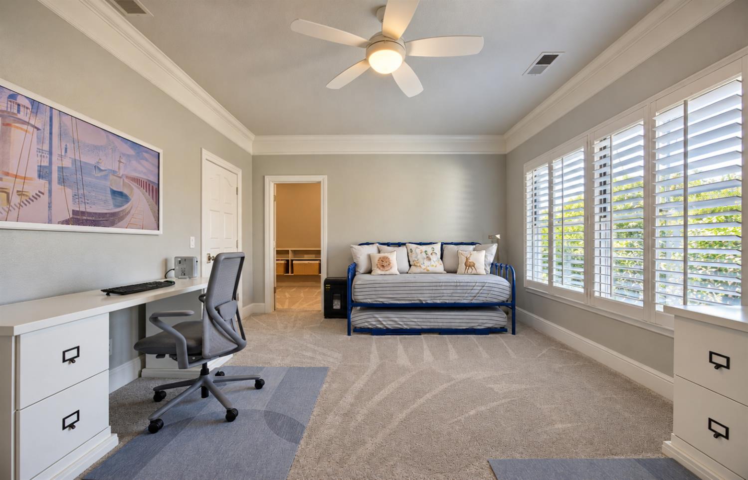813 E Ashcroft Ave, Fresno, CA 93704