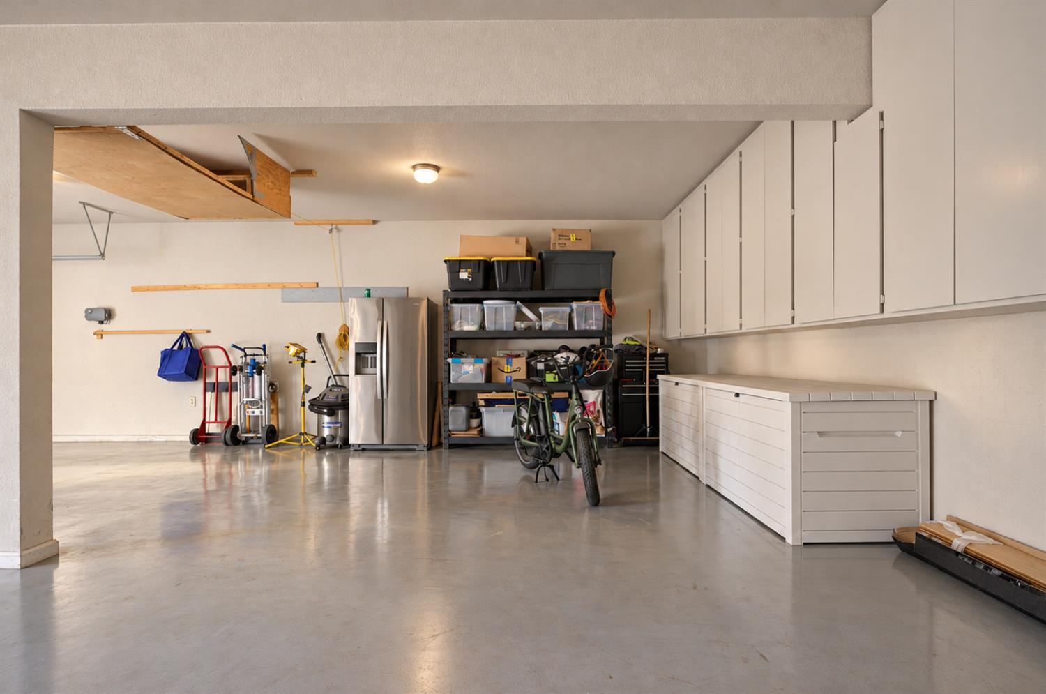 813 E Ashcroft Ave, Fresno, CA 93704