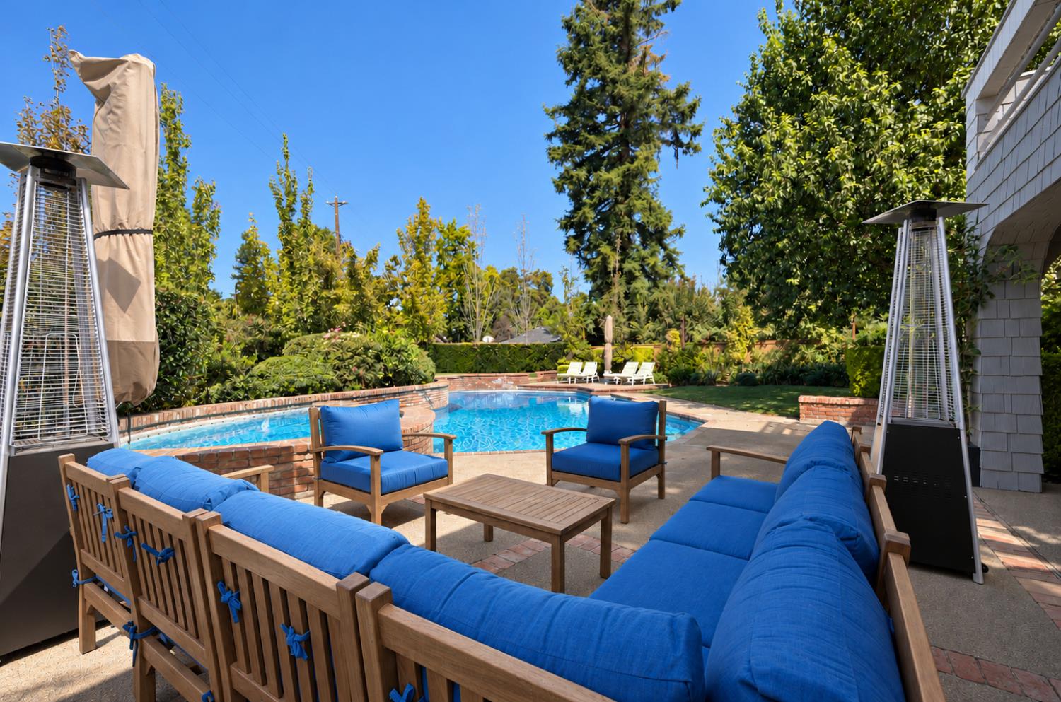 813 E Ashcroft Ave, Fresno, CA 93704