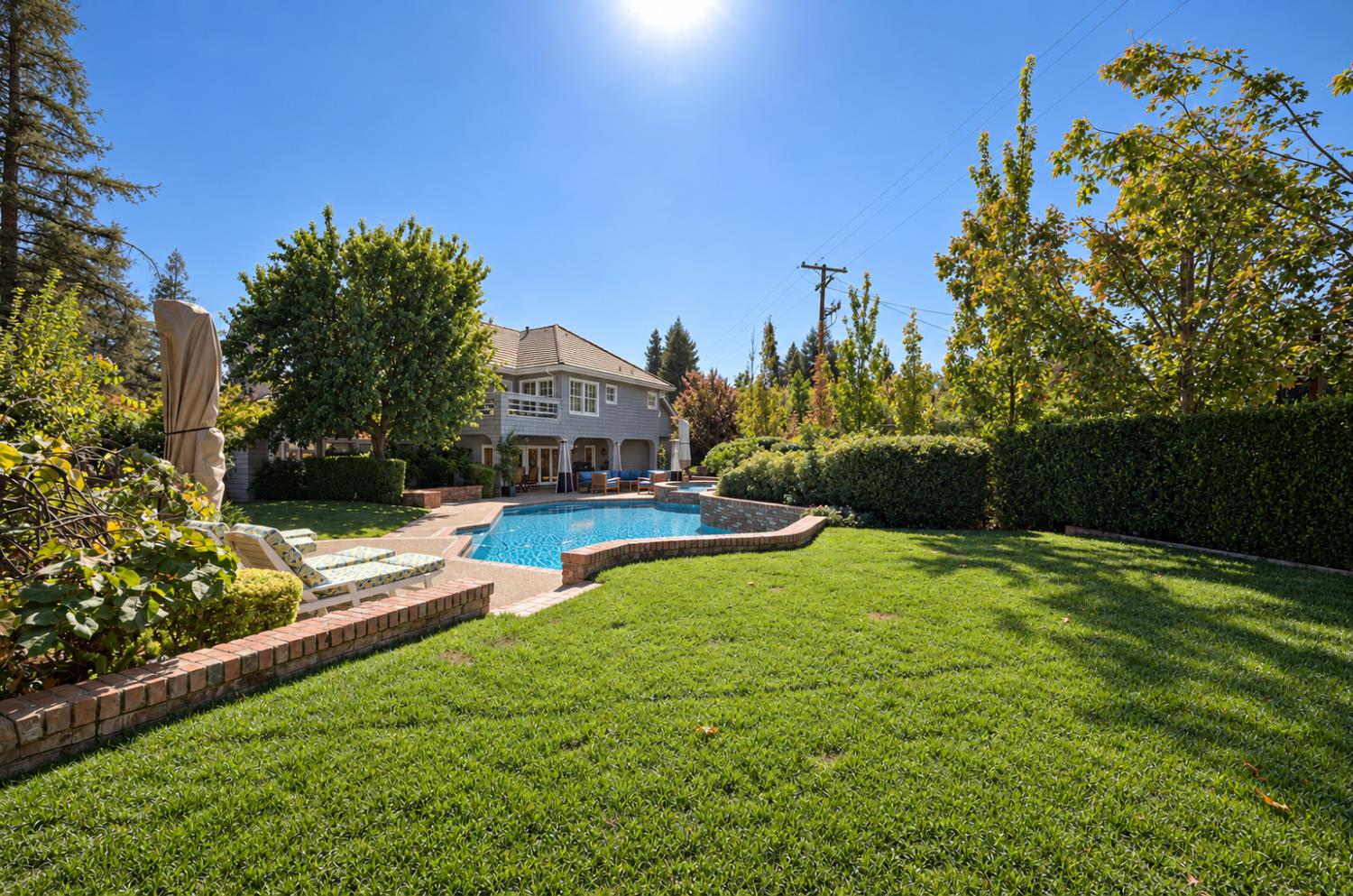 813 E Ashcroft Ave, Fresno, CA 93704