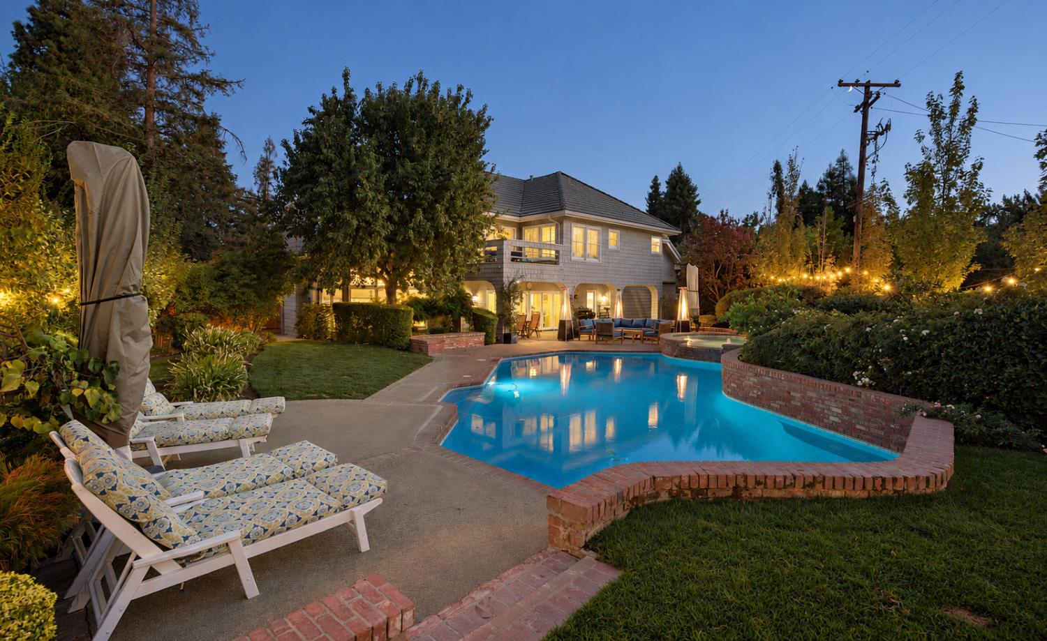 813 E Ashcroft Ave, Fresno, CA 93704
