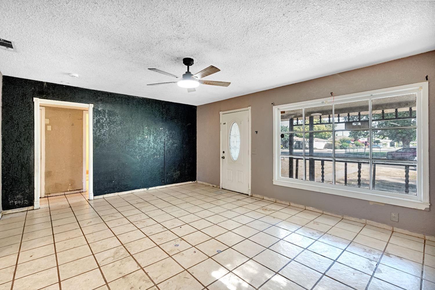 1661 N 7Th St, Fresno, CA 93703