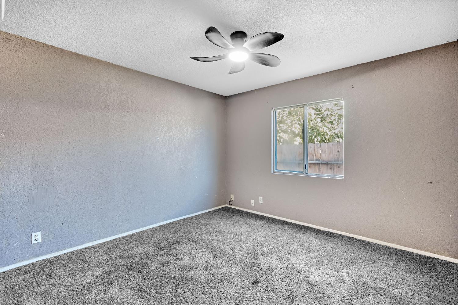 1661 N 7Th St, Fresno, CA 93703