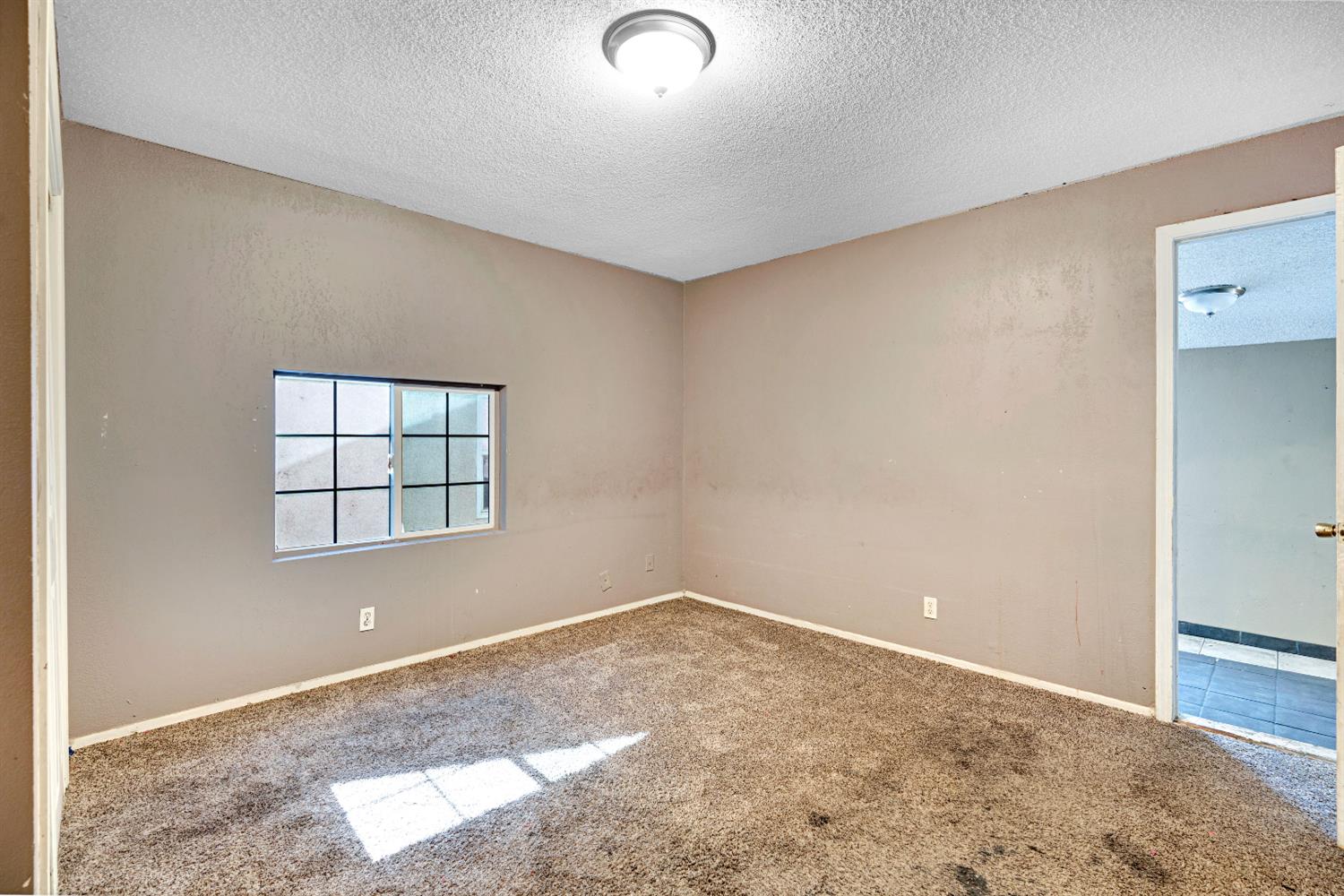 1661 N 7Th St, Fresno, CA 93703