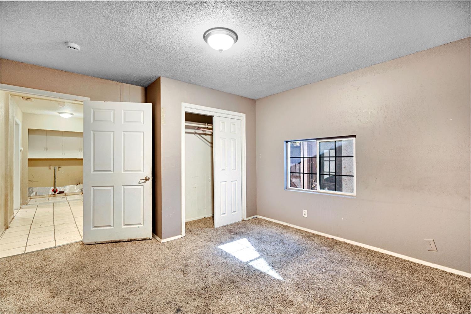 1661 N 7Th St, Fresno, CA 93703