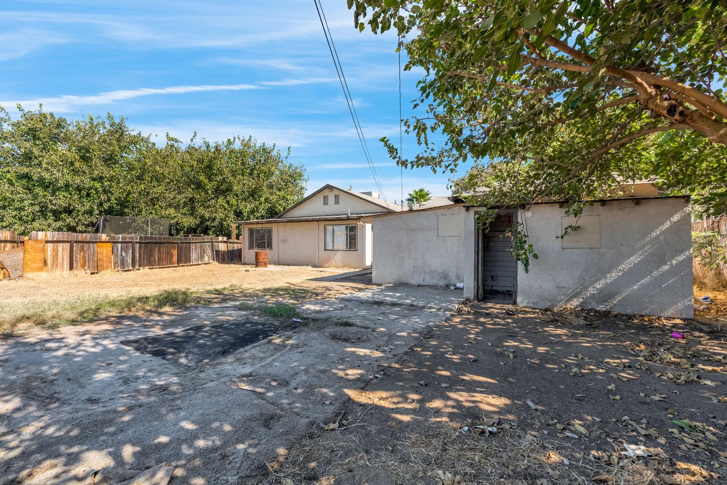 1661 N 7Th St, Fresno, CA 93703