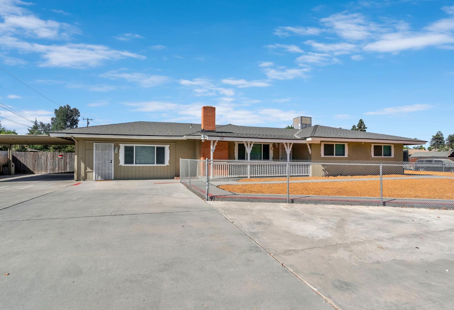 337 N Chinowth, Visalia, CA 93291