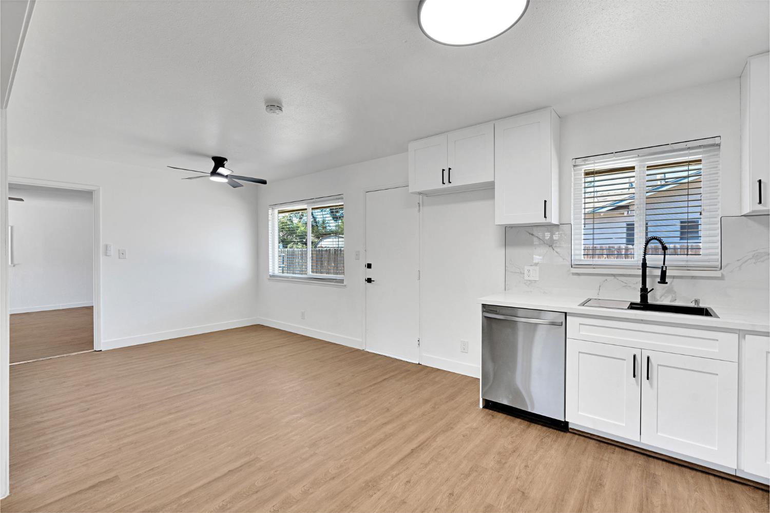 337 N Chinowth, Visalia, CA 93291