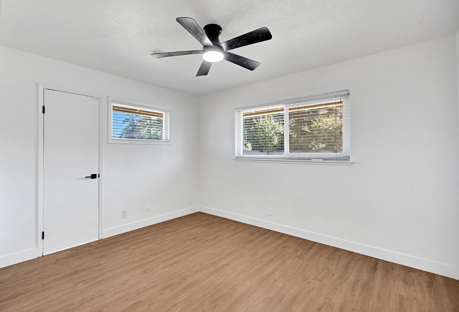 337 N Chinowth, Visalia, CA 93291