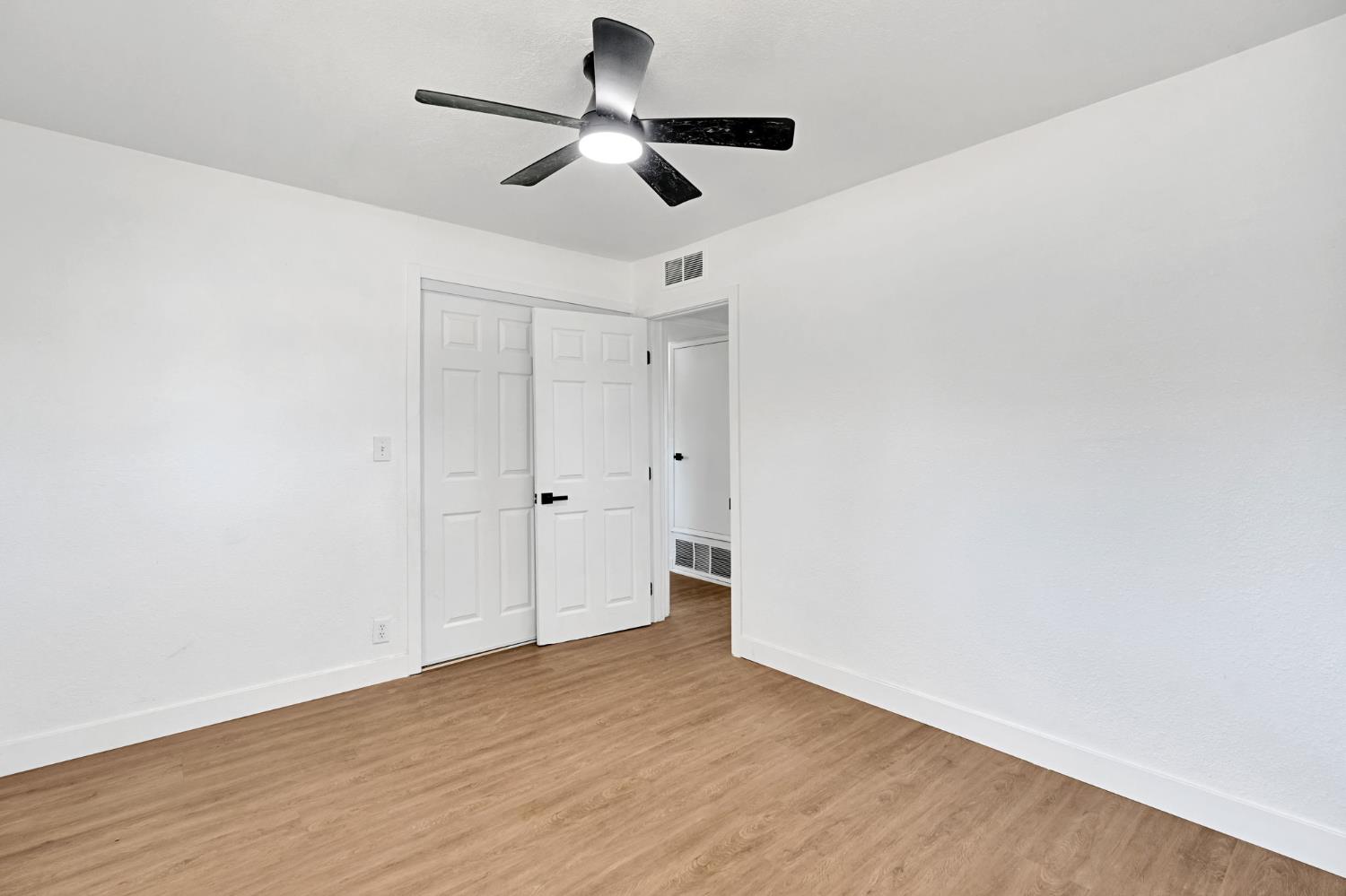 337 N Chinowth, Visalia, CA 93291