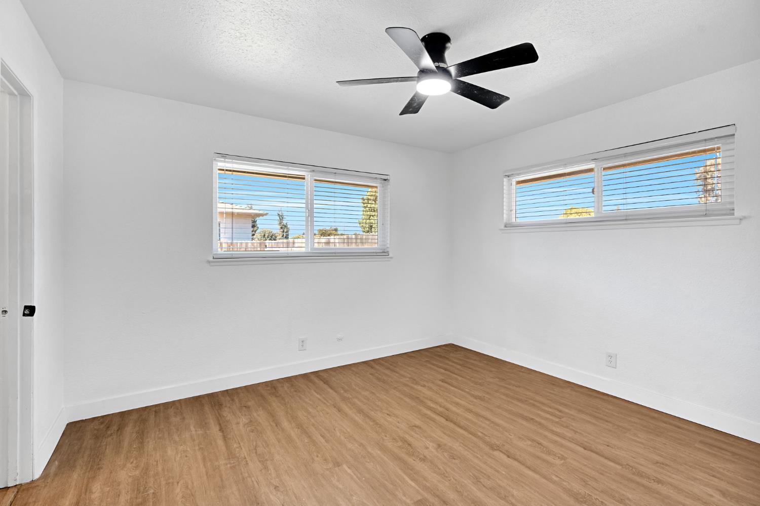 337 N Chinowth, Visalia, CA 93291
