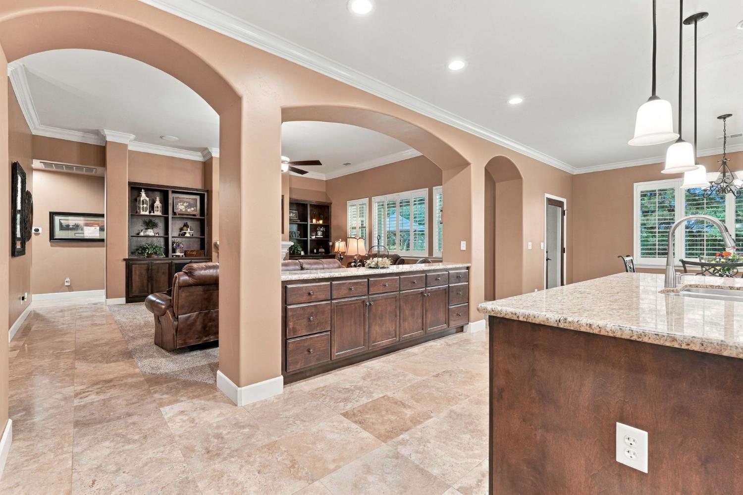 759 Davis Ave, Exeter, CA 93221