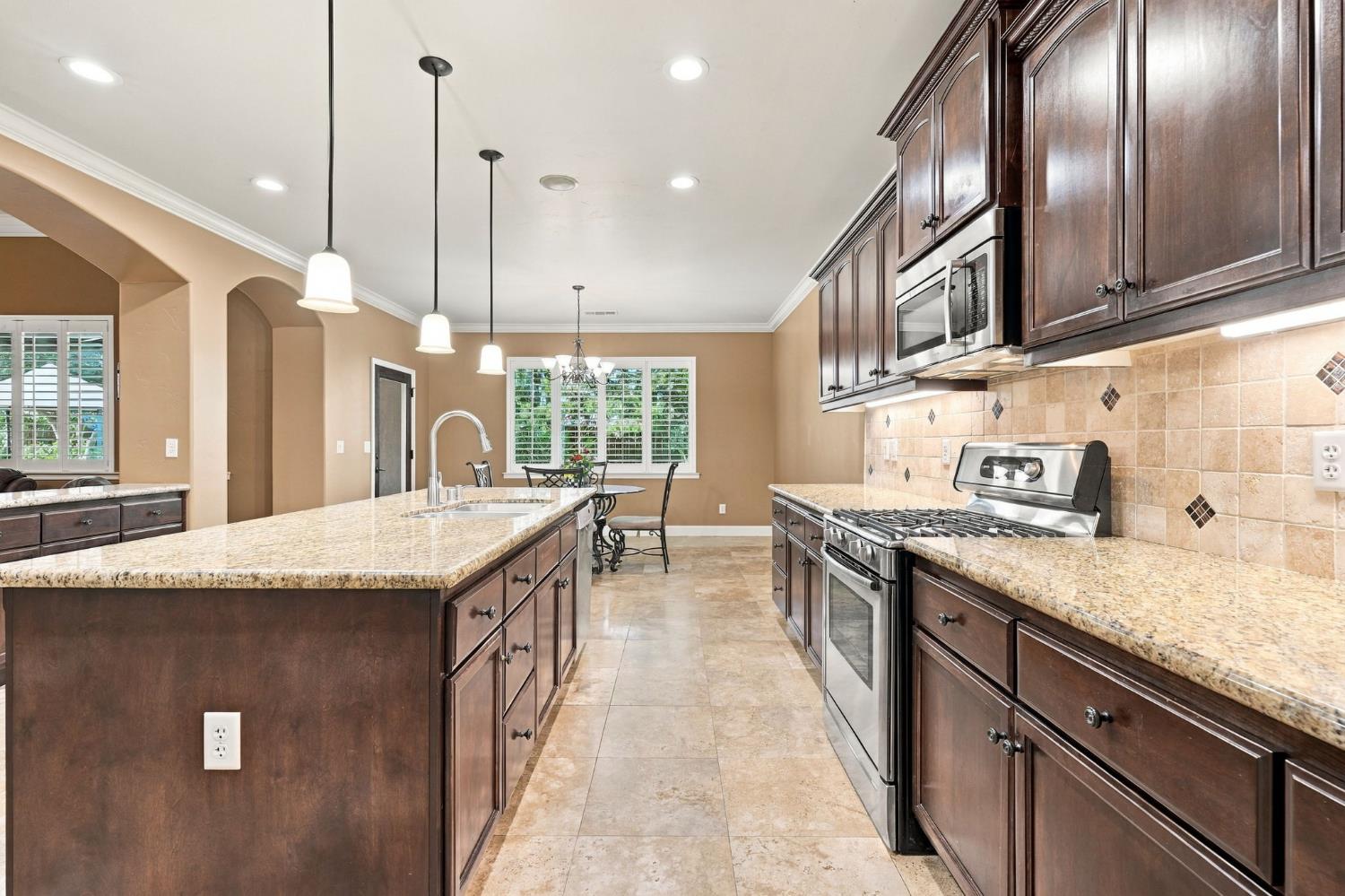 759 Davis Ave, Exeter, CA 93221