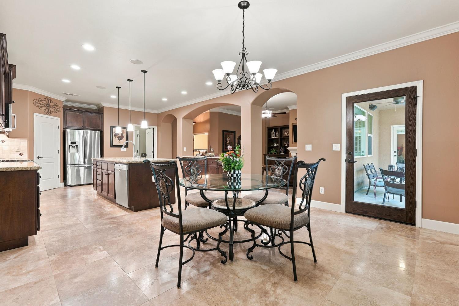 759 Davis Ave, Exeter, CA 93221