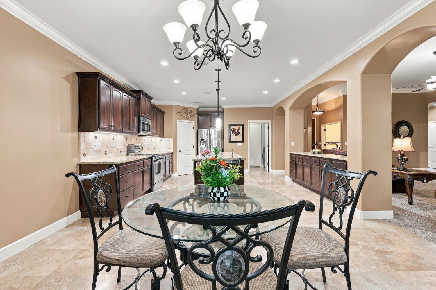 759 Davis Ave, Exeter, CA 93221