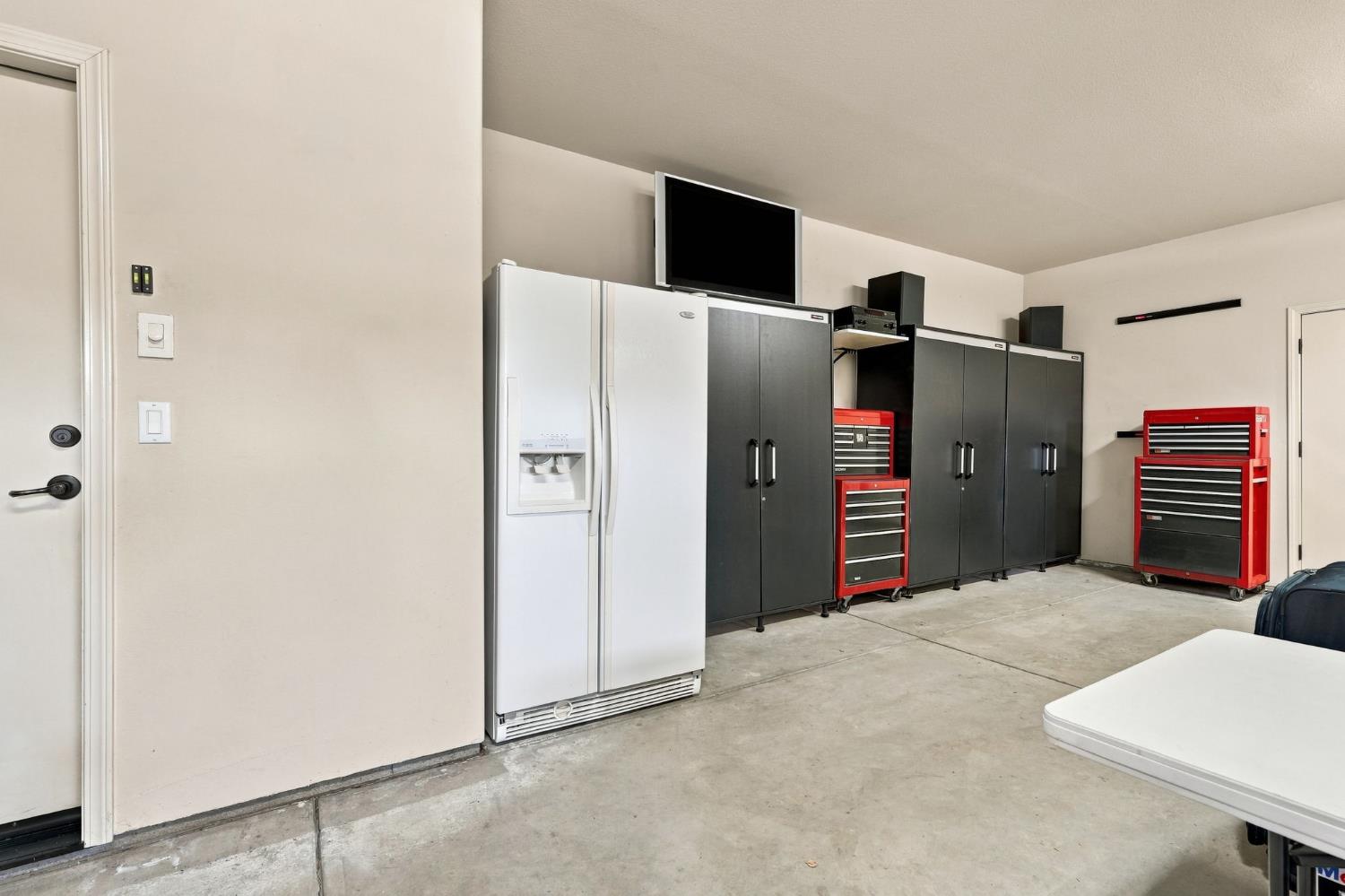 759 Davis Ave, Exeter, CA 93221
