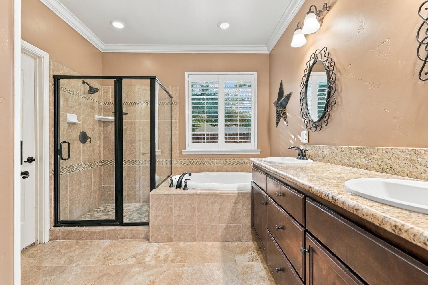759 Davis Ave, Exeter, CA 93221