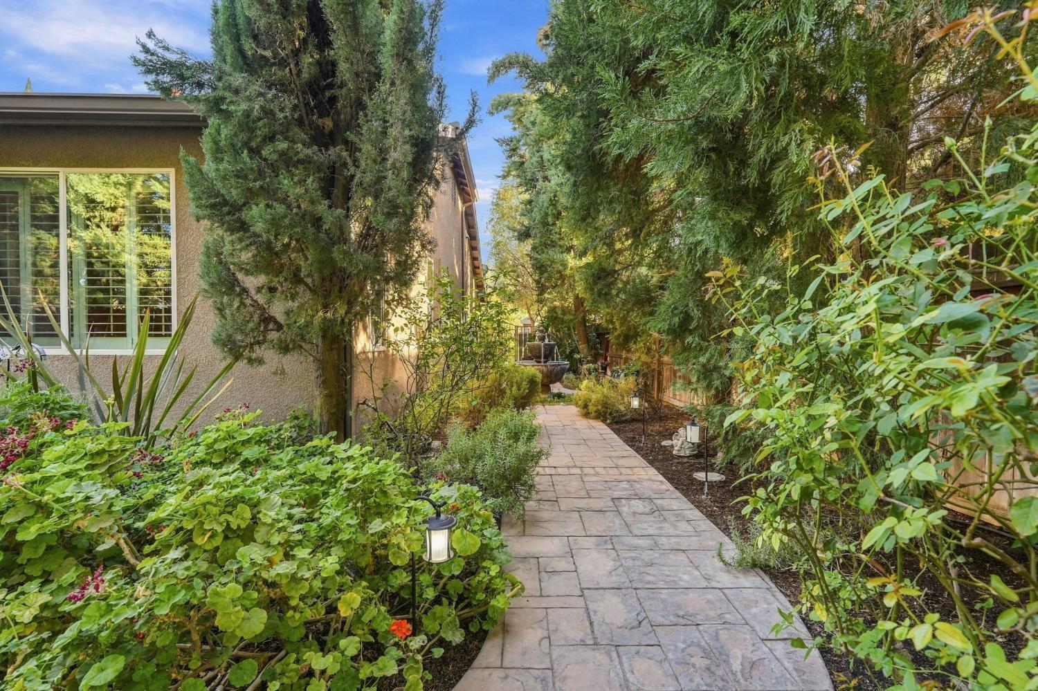 759 Davis Ave, Exeter, CA 93221