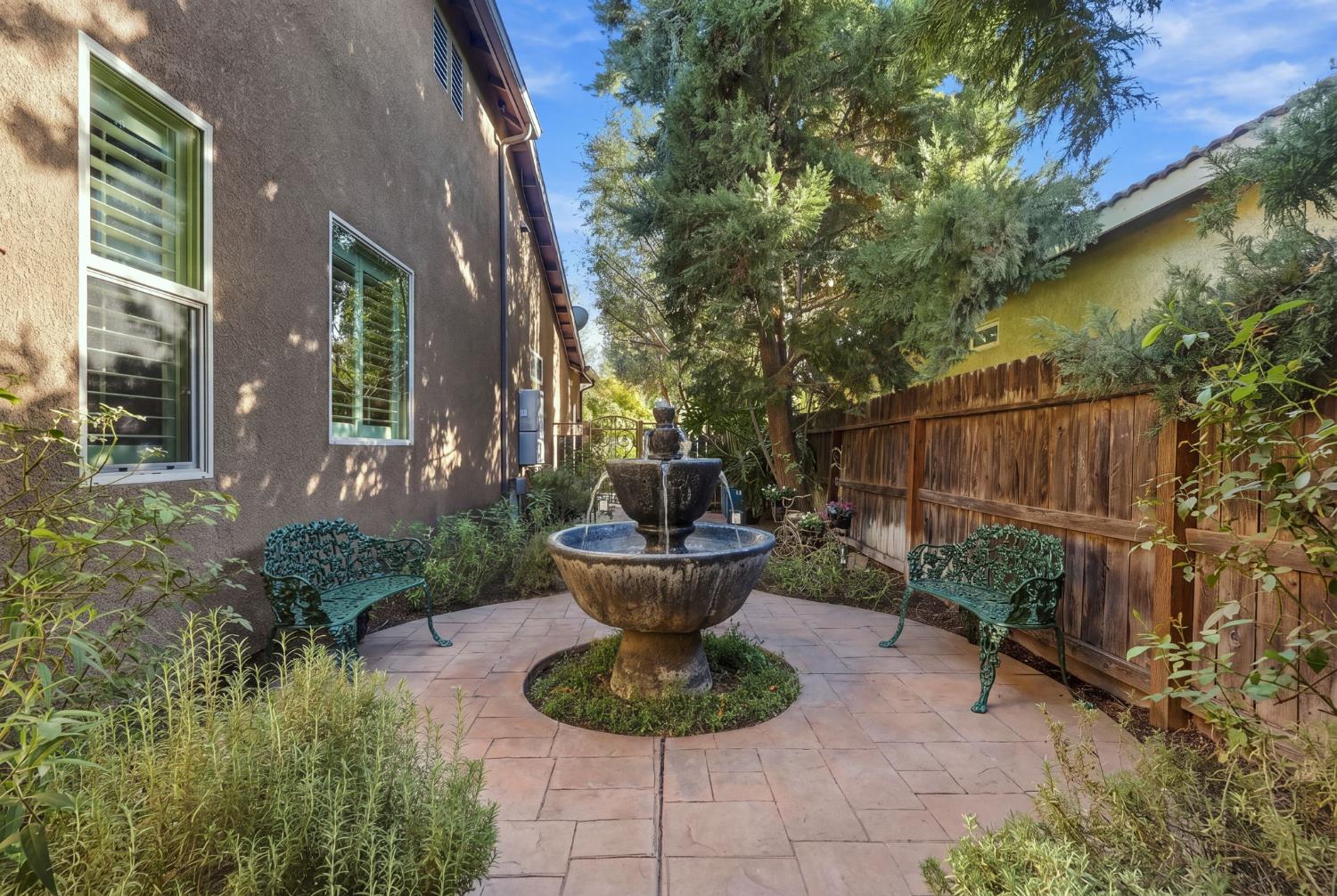 759 Davis Ave, Exeter, CA 93221