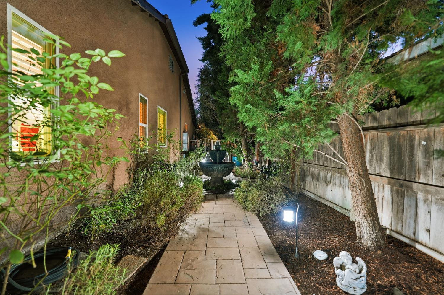 759 Davis Ave, Exeter, CA 93221