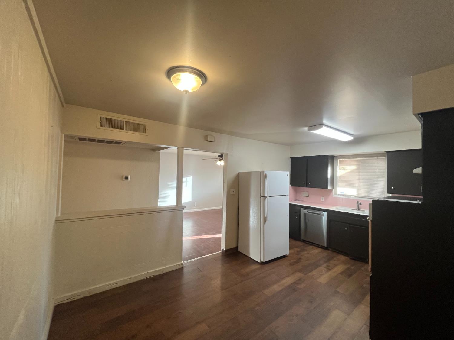2524 Lind Ave, Clovis, CA 93612