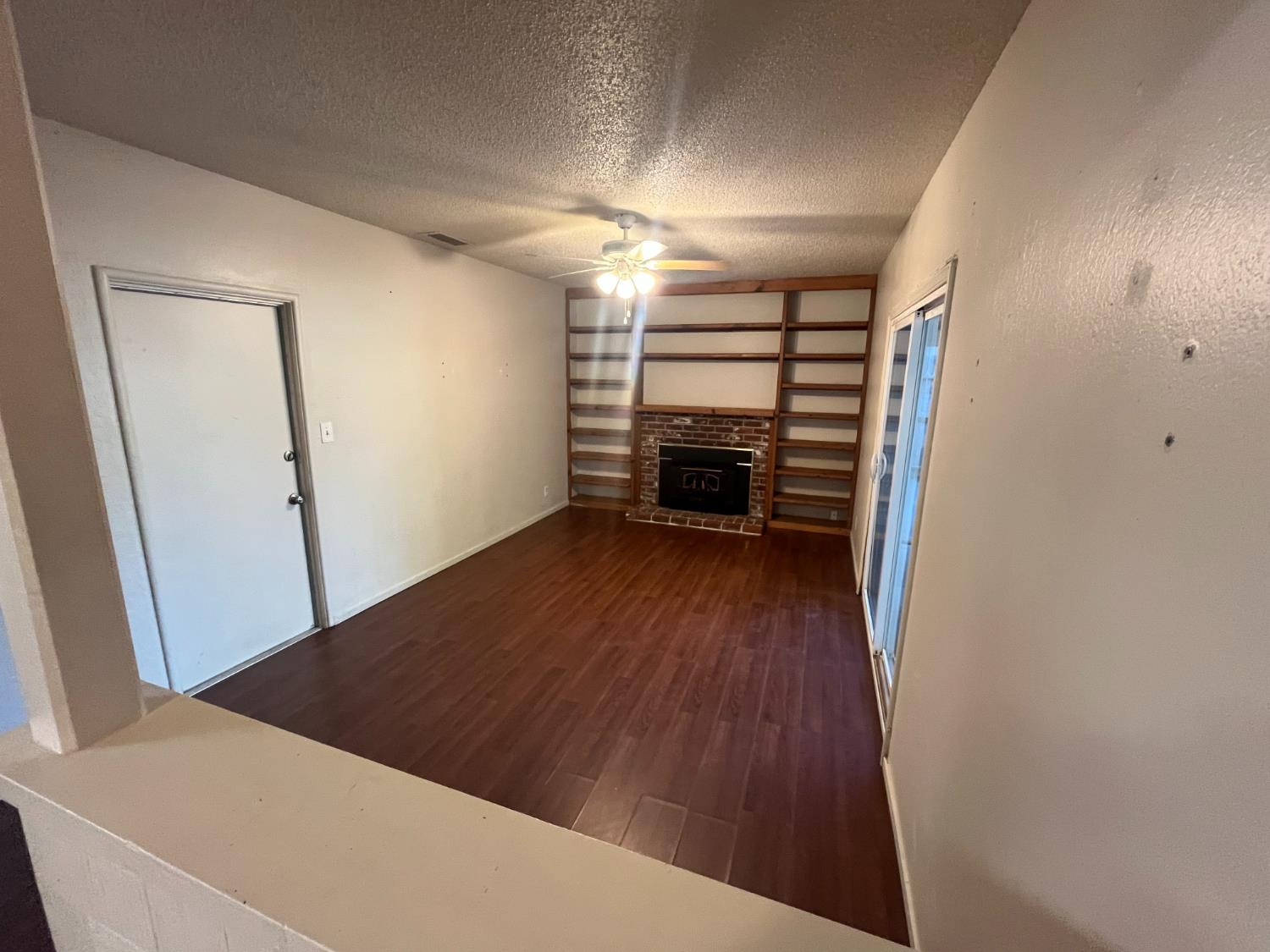 2524 Lind Ave, Clovis, CA 93612
