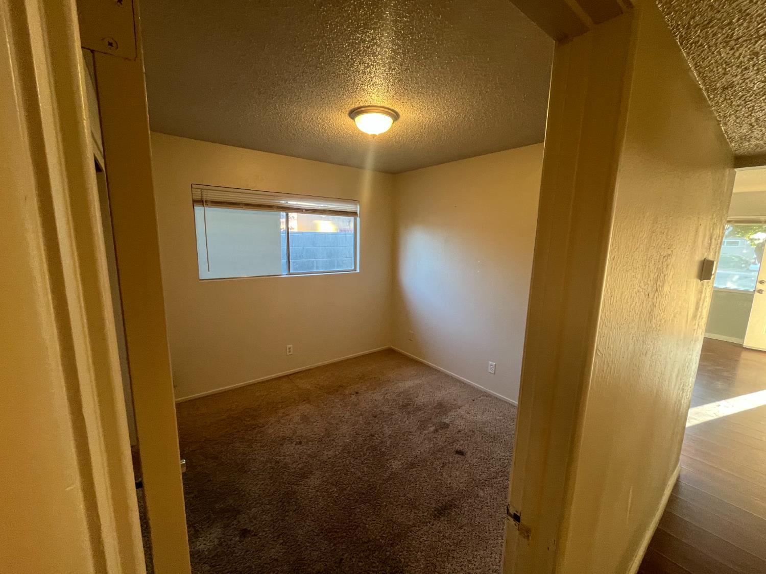 2524 Lind Ave, Clovis, CA 93612