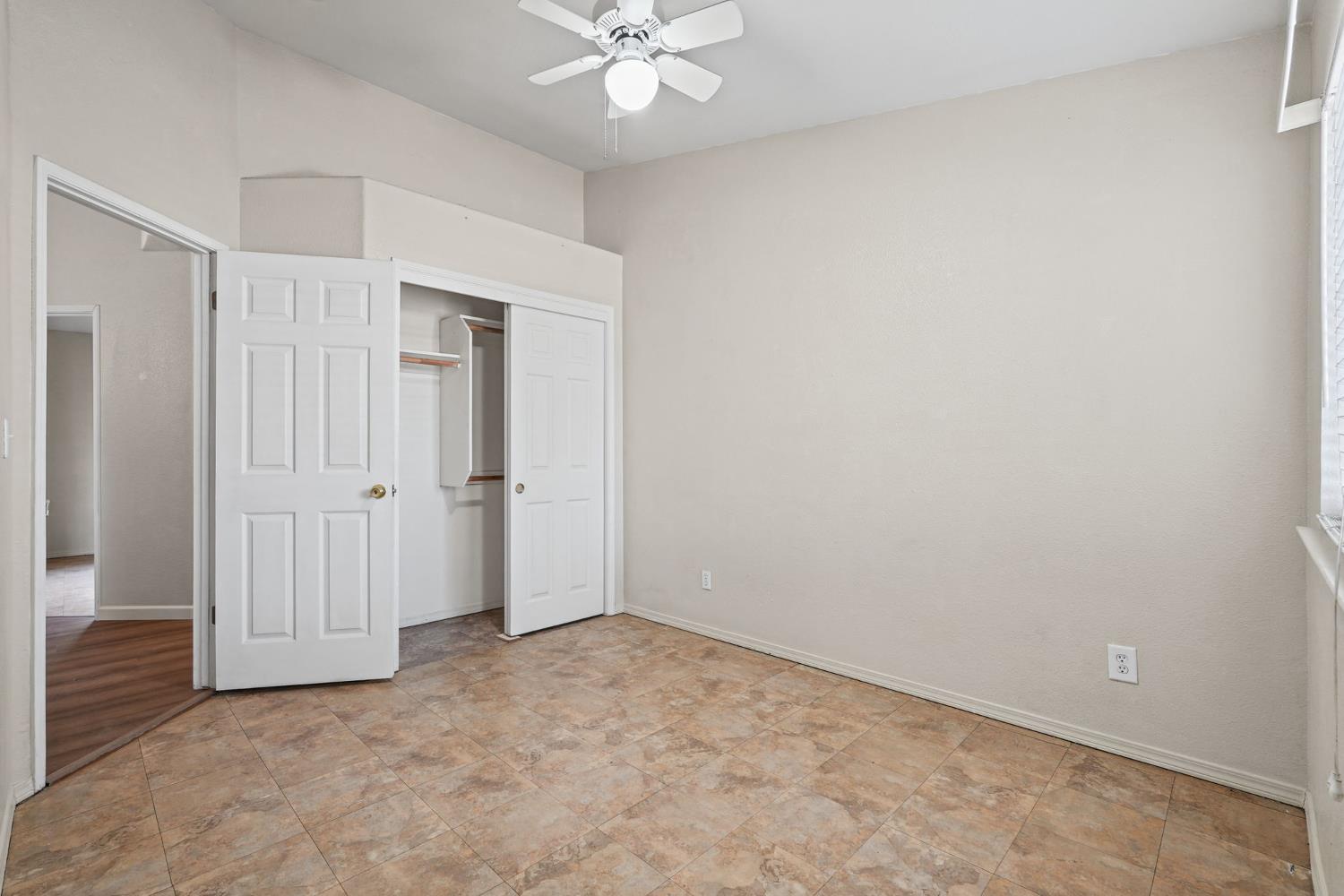5438 N State St, Fresno, CA 93722