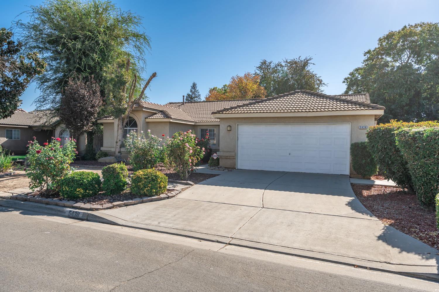 5438 N State St, Fresno, CA 93722