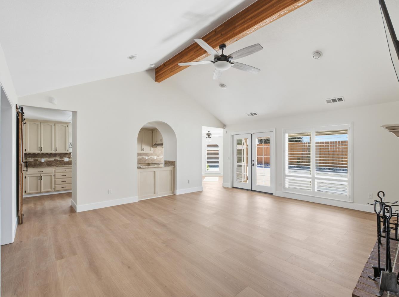 345 S Acacia Dr, Lemoore, CA 93245