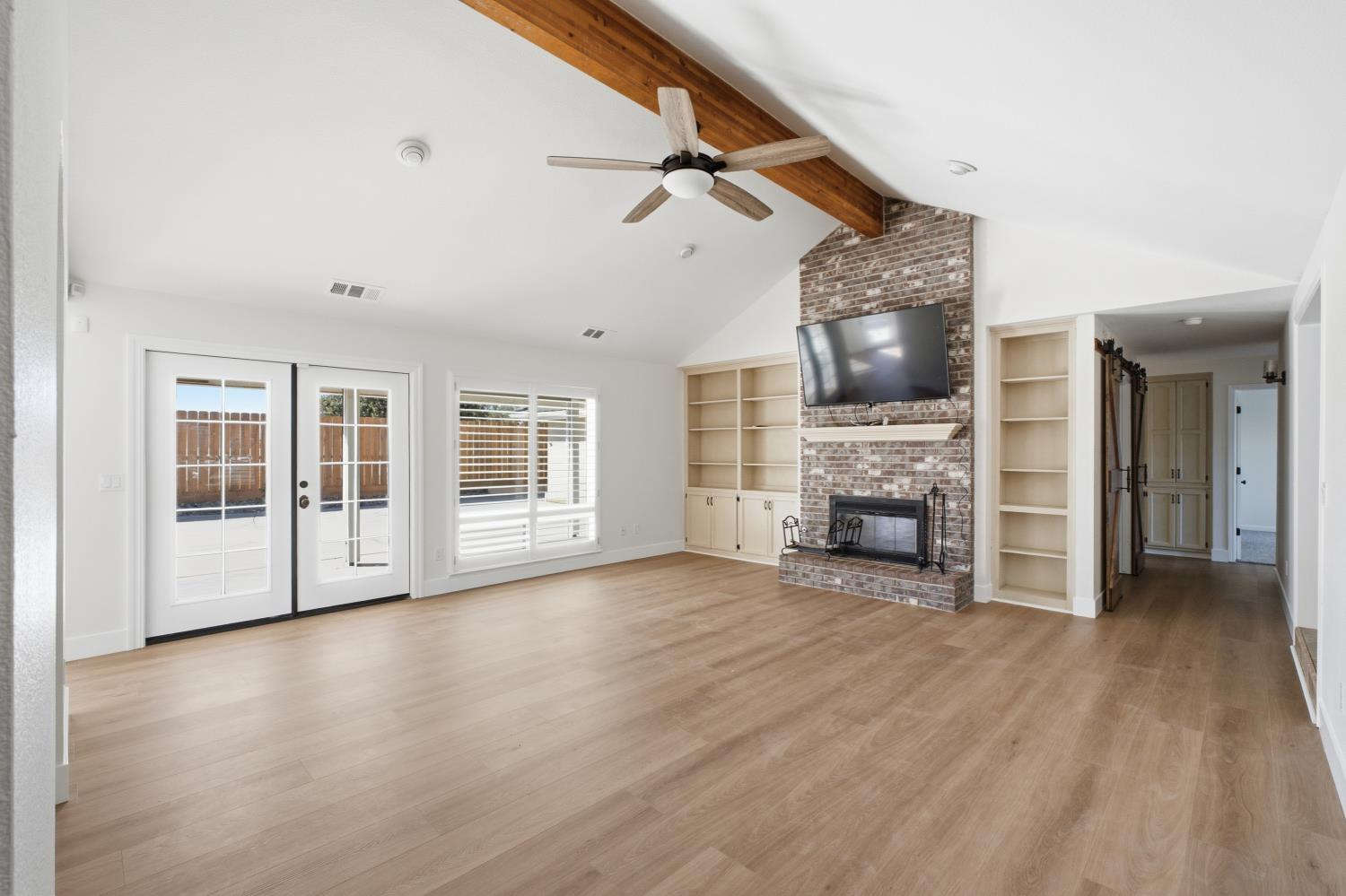 345 S Acacia Dr, Lemoore, CA 93245